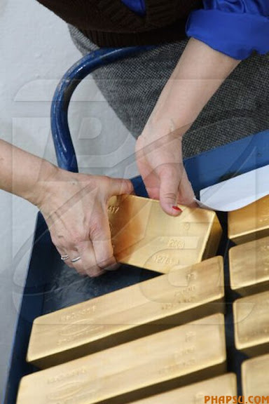 gold_bars_05.jpg
