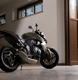 [2010_honda_cb1000r_1[2].jpg]