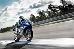 2009-YZF-R6-action-03_prv_tcm26-271728