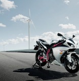 [2009-YZF-R1-static-04_prv_tcm26-266124[2].jpg]