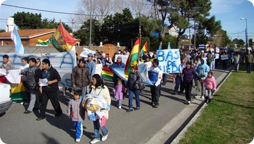 Marcha Comunidad Boliviana