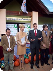 Intendente del Partido de La Costa - Juan Pablo de Jesús con Karina Rabolini - Presidenta de la Fundación Banco Provincia -