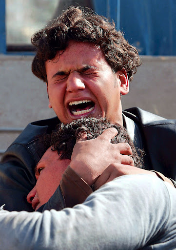 People's reaction when hawk landed the 900