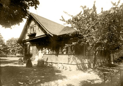 Van der Woude House Handsome Avenue-Sheva Apelbaum