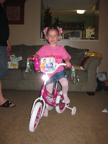 [Aaron and Ellie Bday pt2 026[2].jpg]