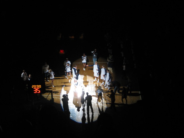 [BYU - SF bball 013[2].jpg]