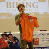 17 het shirt van het Nederlands elftal brengt veel geld op.JPG