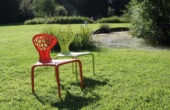 [plastic_chair_park2[3].jpg]