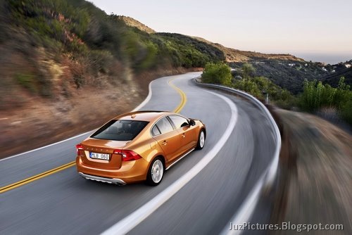 [2011-Volvo-S60-Sedan-21[2].jpg]