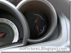 2010_chevrolet_aveo-red-fuel-gauge