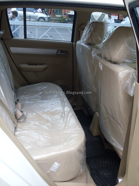 [Maruti-Suzuk-Swift-Glam-Limited-Edition-Rear-Seats[13].jpg]
