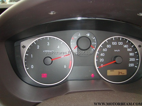[hyundai-i20-diesel-speedometer[2].jpg]