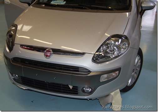 2010-Fiat-Grande-Punto-04 2010-Fiat-Grande-Punto-04