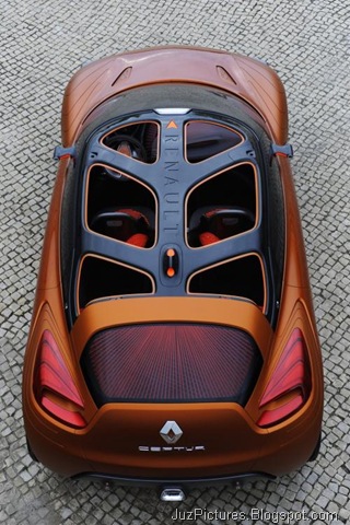 [Renault Captur concept7[2].jpg]