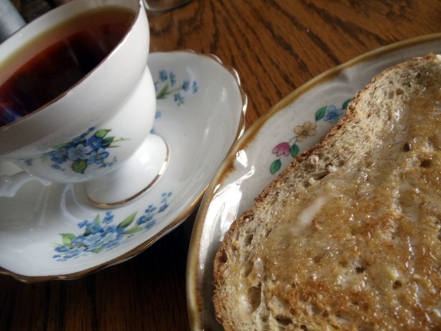 [tea with buttered toast[5].jpg]