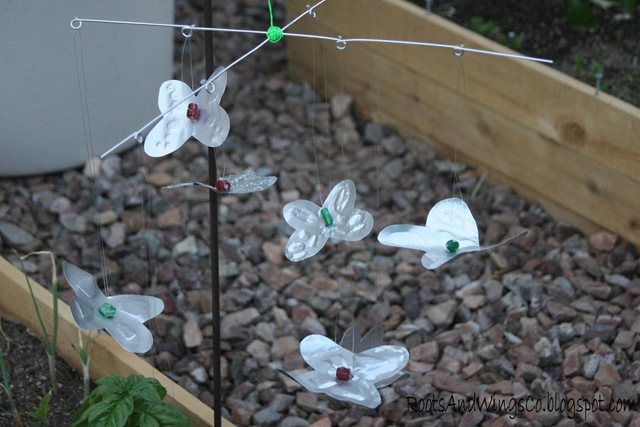[soda can tin butterfly mobile 2[3].jpg]