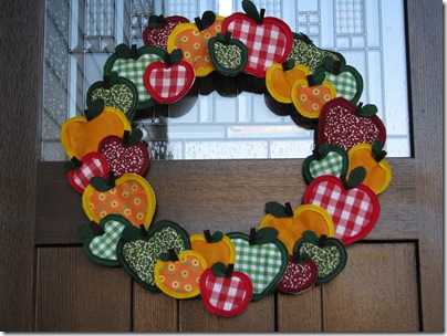 apple wreath b apple wreath b