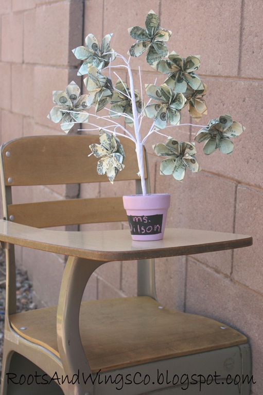 [teacher appreciation money tree d[4].jpg]