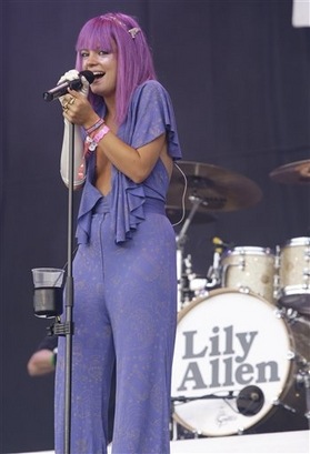 [lily-glasto-02[7].jpg]