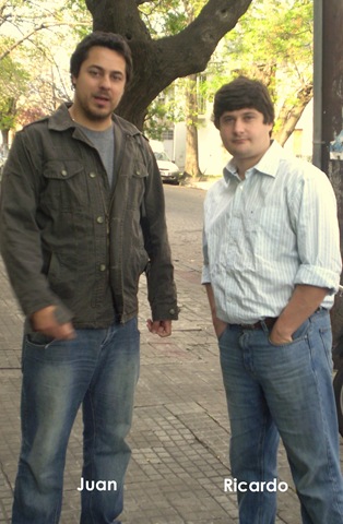 [Juan Juanes y Ricardo Ferrer Picado en el festival multicultural de Jxi La Plata-1[6].jpg]