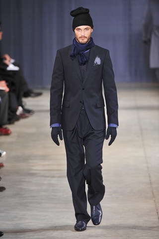 [Louis Vuitton Men's Runway Fashion Show at Paris Fashion Week 5[3].jpg]