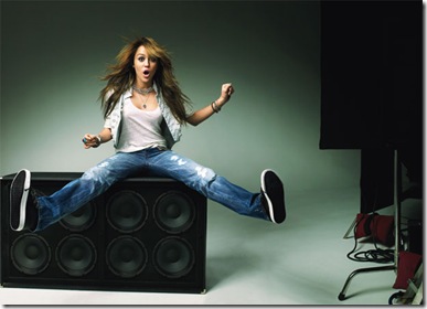 http://lh4.ggpht.com/_nyB2OeEAzKU/SdStcPynqPI/AAAAAAAAGZg/yRIJxQf0PVU/miley%20cyrus%20on%20speakers%20for%20glamour%20magazine_thumb%5B2%5D.jpg?imgmax=800