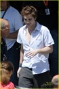 robert-pattinson-kristen-stewart-new-moon-kiss-02
