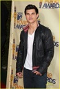 taylor-lautner-mtv-movie-awards-02