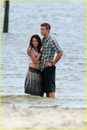 miley-cyrus-liam-hemswroth-kiss-11