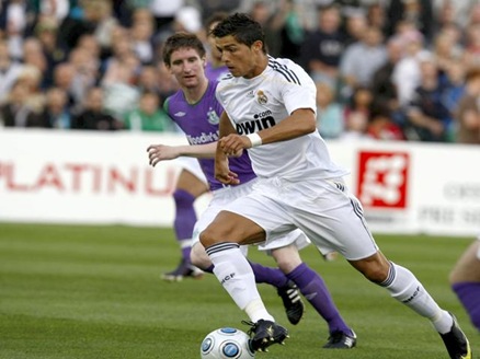 [real madrid 3[4].jpg]