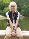 taylor-momsen-teen-vogue-september-2009-pictures-2