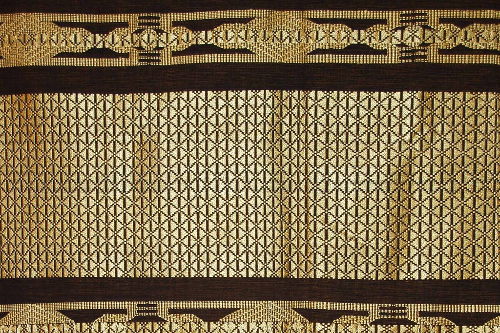 [Akwete_women's_wrap[3].jpg]