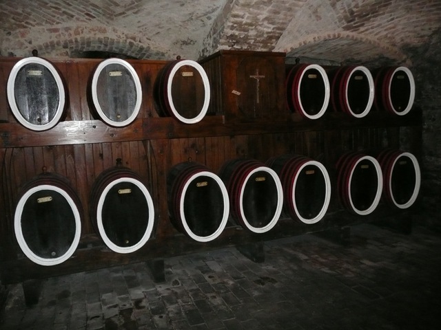 [Croatia Online - Dakavo Wine Cellar[3].jpg]