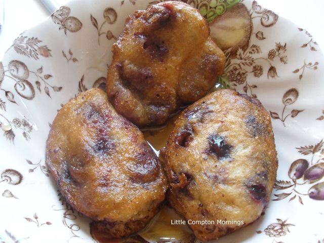 [Blueberry fritters[4].jpg]