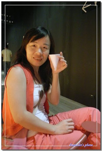 http://lh4.ggpht.com/_oHZKS5XSNYs/SfUo1gioeHI/AAAAAAAAHzM/U6yV_gIjfDY/s512/R0018489.jpg