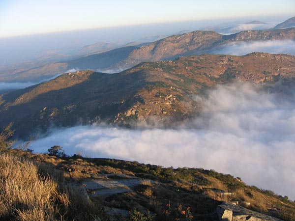 Kalavaarahalli betta [skanda giri] - Clouds forming up