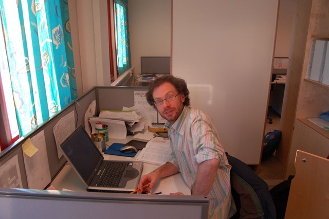 [desk[2].jpg]