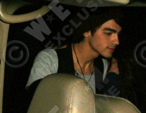 Joe Jonas y Camilla Belle: CITA al Cine!