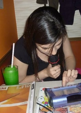 http://lh4.ggpht.com/_ogqP-NvBGAQ/TTnbt_njJyI/AAAAAAAABAQ/xMz9ST-dQ3Q/karo_kara1.jpg