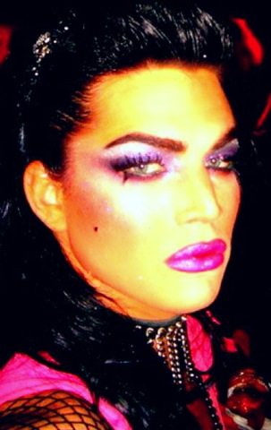 [adam_lambert_drag_queen.0.0.0x0.373x590[21].jpg]