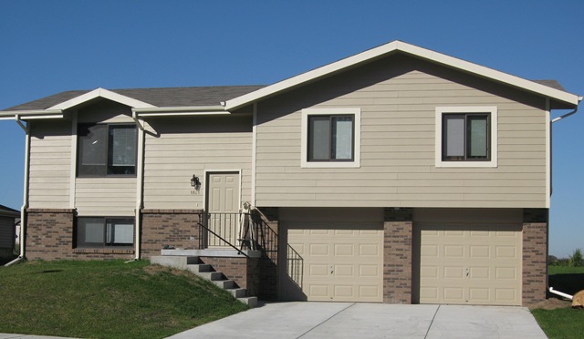 [homes0102.jpg]