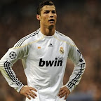 Sous le choc après l’élimination du Real Madrid, la presse espagnole fustige le projet galactique de son président