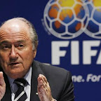 Blatter loue l’initiative de réconciliation des EAU