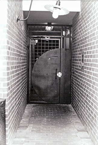 [Door[15].jpg]