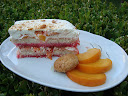 Tiramisù di panna e pesche