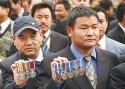 [Ghurka soldiers with medals[4].jpg]