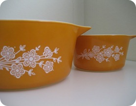 pyrex yellow