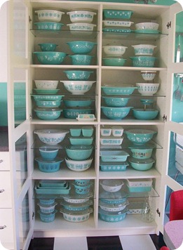 pyrex aqua cabinet