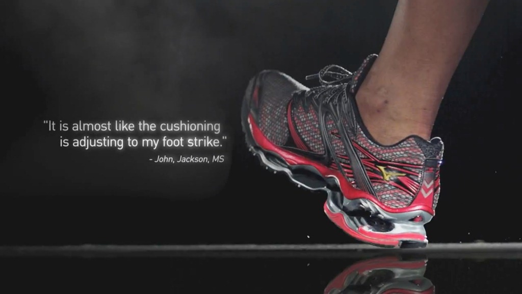 [Mizuno Prophecy Heel Strike 2[3].jpg]