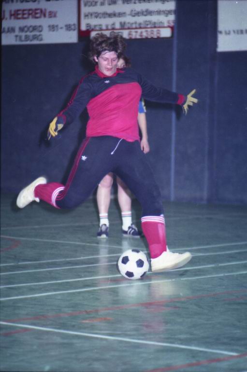 1982 - DMV - MCM Zaalvoetbal 2-05.jpg